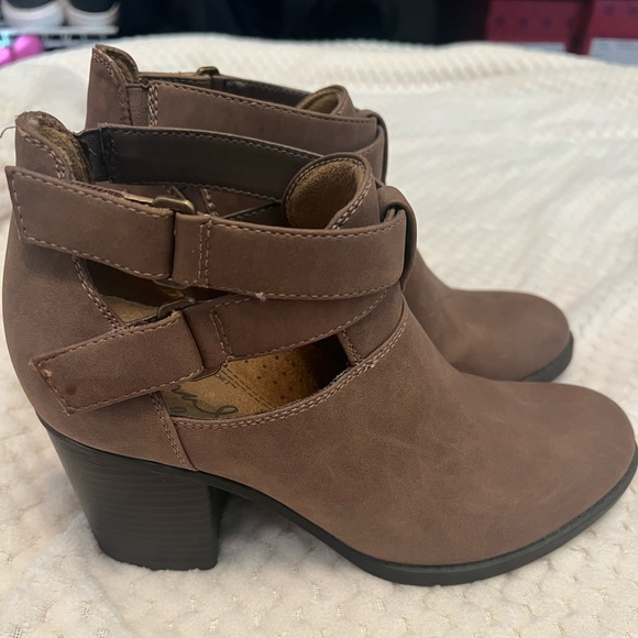 Natural Soul heeled Bootie Size 6 - Picture 4 of 10